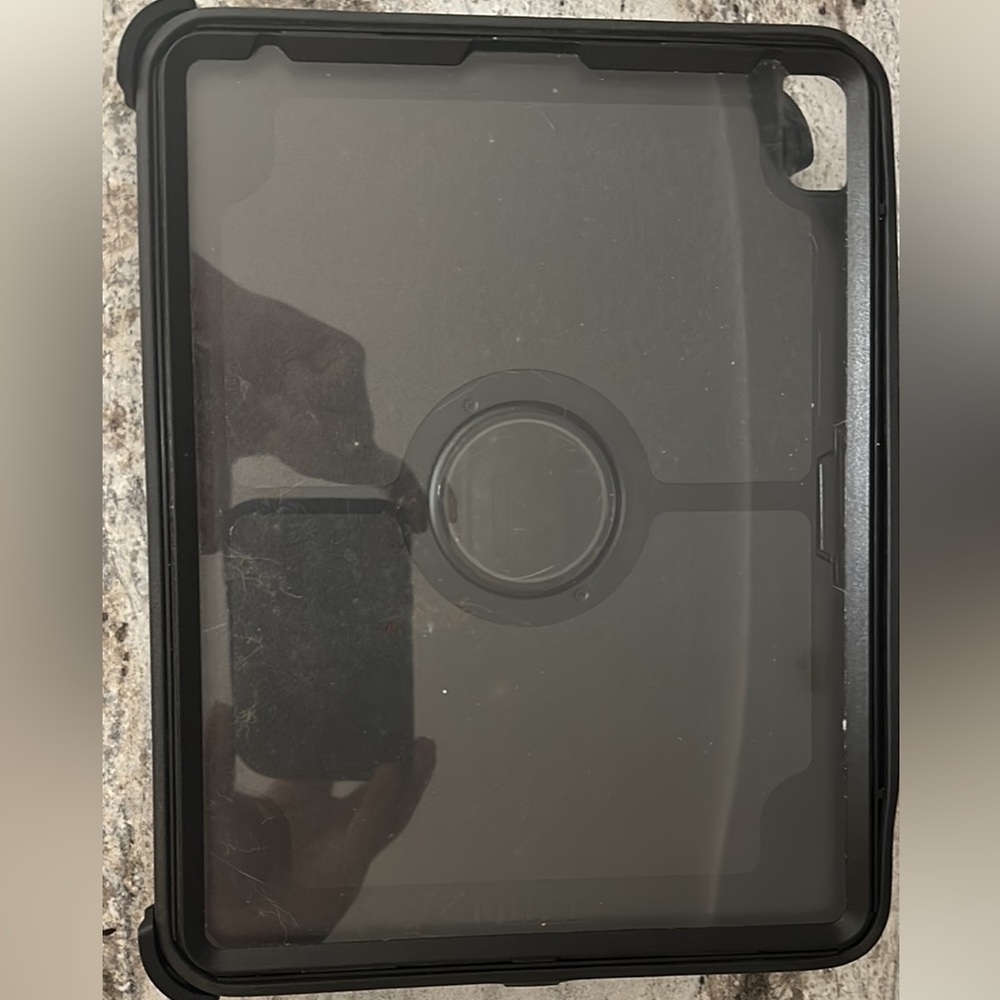 I pad pro case otterbox